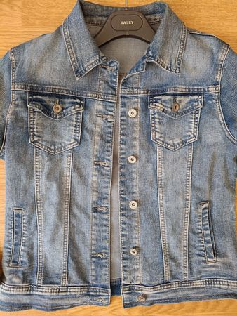 Jeansjacke - Grösse M 🤩