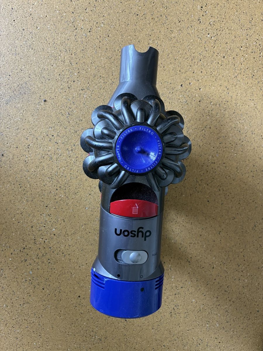 Dyson Aspirapolveri & Accessori: Dyson v8 parquet – Usato da Winterthur venduto da Bloodypacman 1