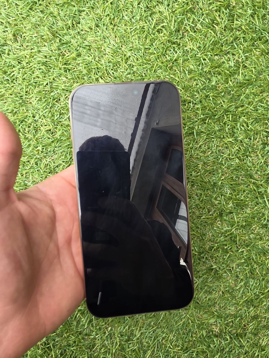 Apple Telefoni cellulari / Smartphones: iPhone 16 Pro Max – Nuovo (secondo la descrizione) da Uznach venduto da ema_8c2k 3