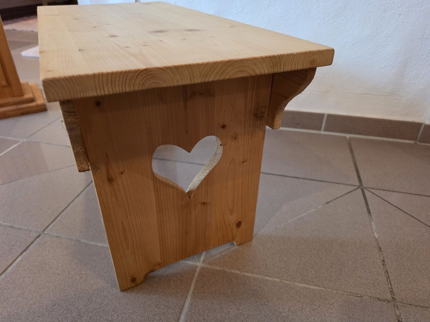 Bänke: Holzsitzbänkli handgefertigt – Gebraucht aus Hettlingen von Ratio 1