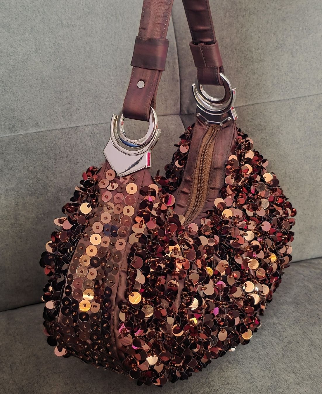 Borse da donna: Wunderschöne Handtasche mit Pailletten, Braun - gebraucht – Usato da Rheinsulz venduto da Gilea 1