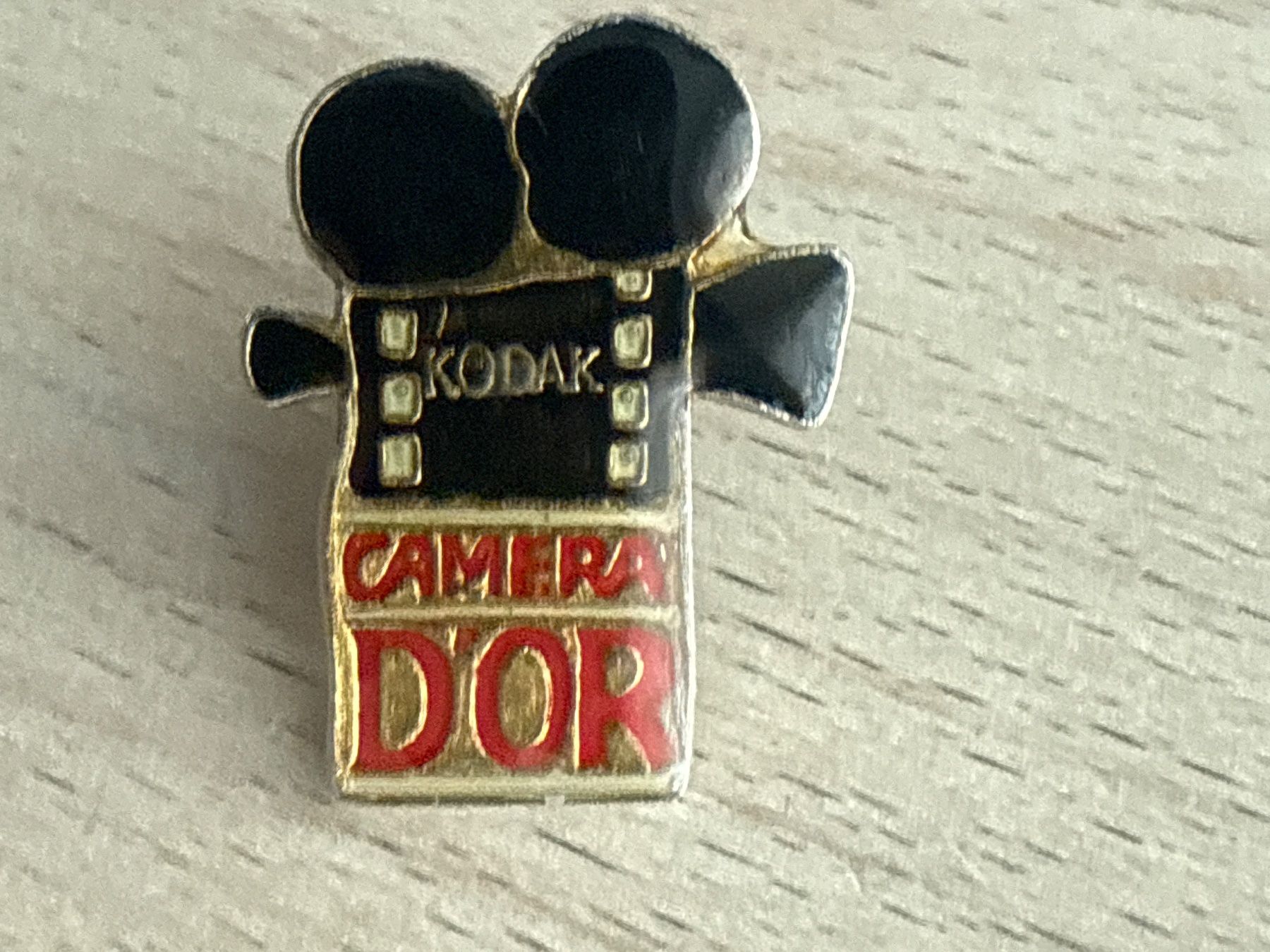 Placchette & Badge: Pin  Kodak Camera d'Or – Usato da Glattbrugg venduto da Schweigmatt