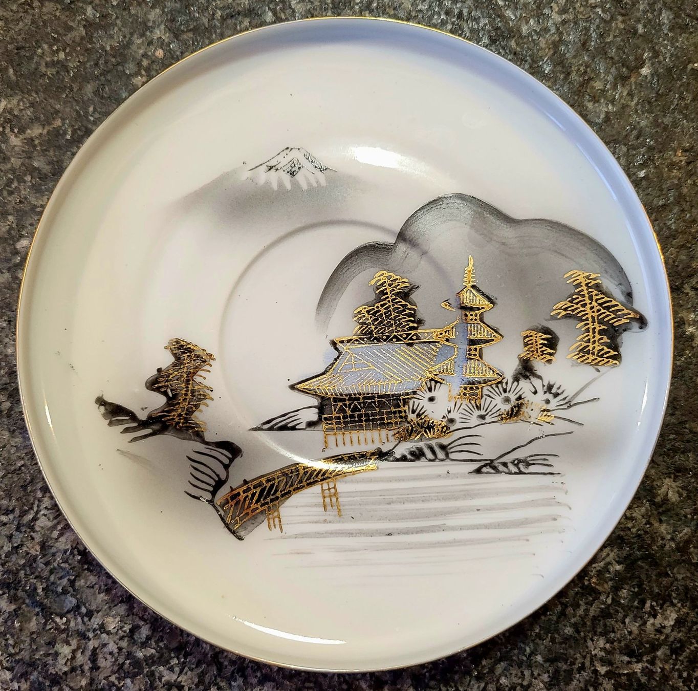 Set di piatti: Ensemble à thé Hayasi – Usato da Montet (Glâne) venduto da Koada2 2