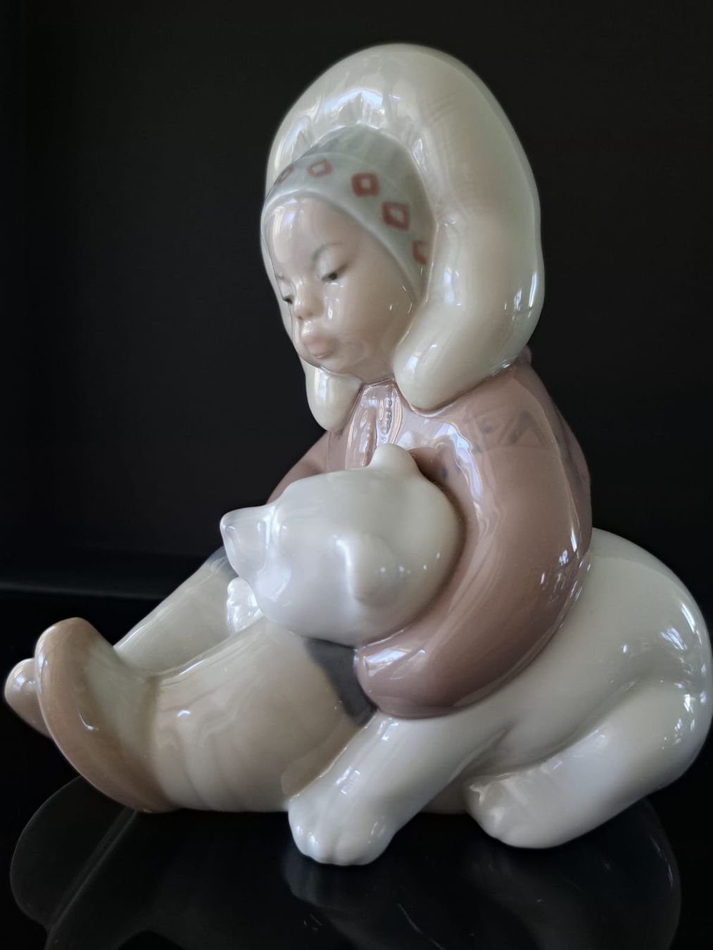 Lladro Statuette: LLADRO - Figur, Eskimo-Junge spielt mit Eisbären-Junges – Nuovo (secondo la descrizione) da Neuhausen am Rheinfall venduto da mariess 1