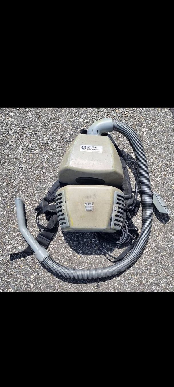 Nilfisk Aspirapolveri & Accessori: Aspirateur dorsal Backuum Nilfisk – Usato da Uvrier venduto da sal_t22d