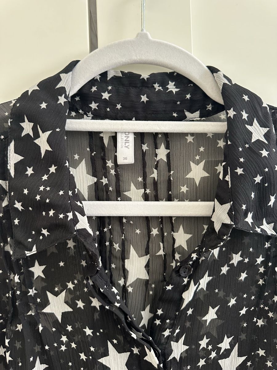 Only Blusen: Bluse mit Sternenprint – Gebraucht aus Zürich von tmarina 1