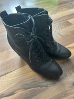 Schwarze Herbst Stiefeletten mit Absatz, Grösse 38, Top!