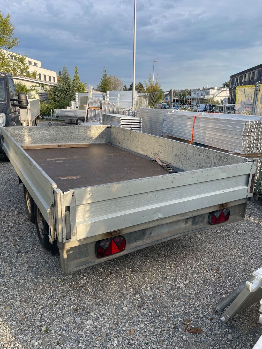 Humbaur Remorques: Anhänger Humbauer HT3500 – D'occasion à Volketswil par restposten911 2