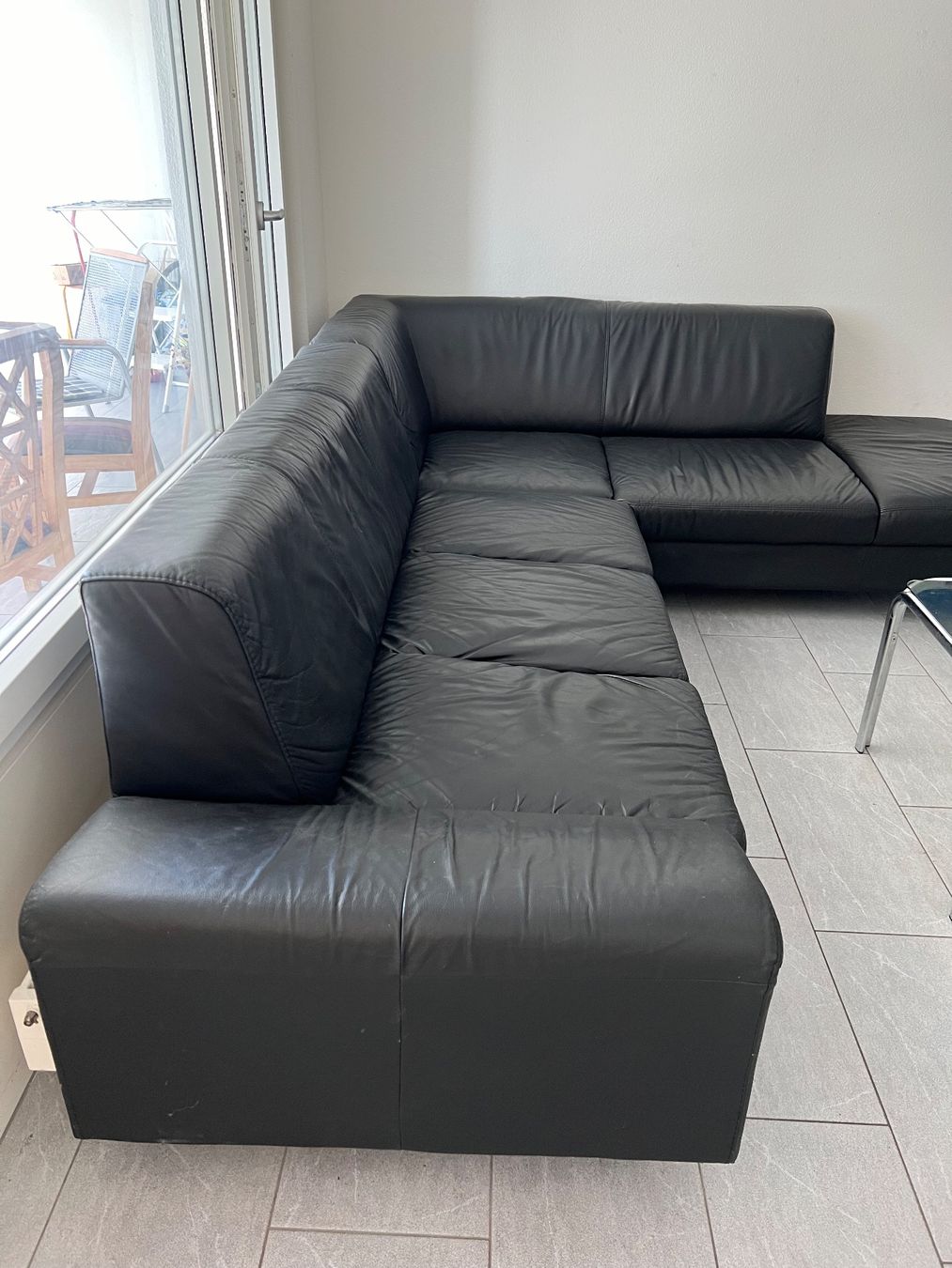 Sofas: Black leather corner sofa – D'occasion à Zug par dan_8z5h 1