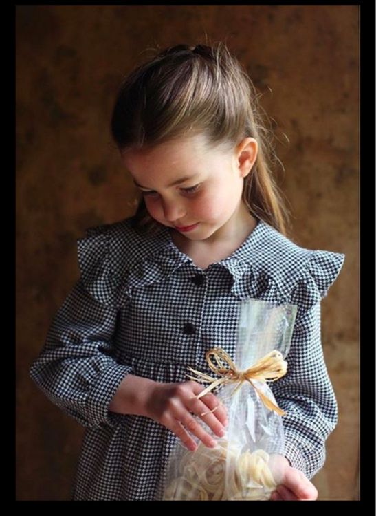 Zara Kleider & Röcke: Robe Zara fille 6 ans – Gebraucht aus Romanel-sur-Lausanne von RitaPereira 7