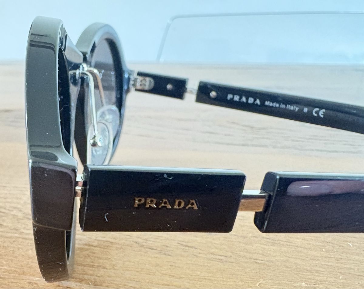 Prada Occhiali & Lenti: Prada Sonnenbrille black/silver – Usato da Luzern venduto da MyWa 4