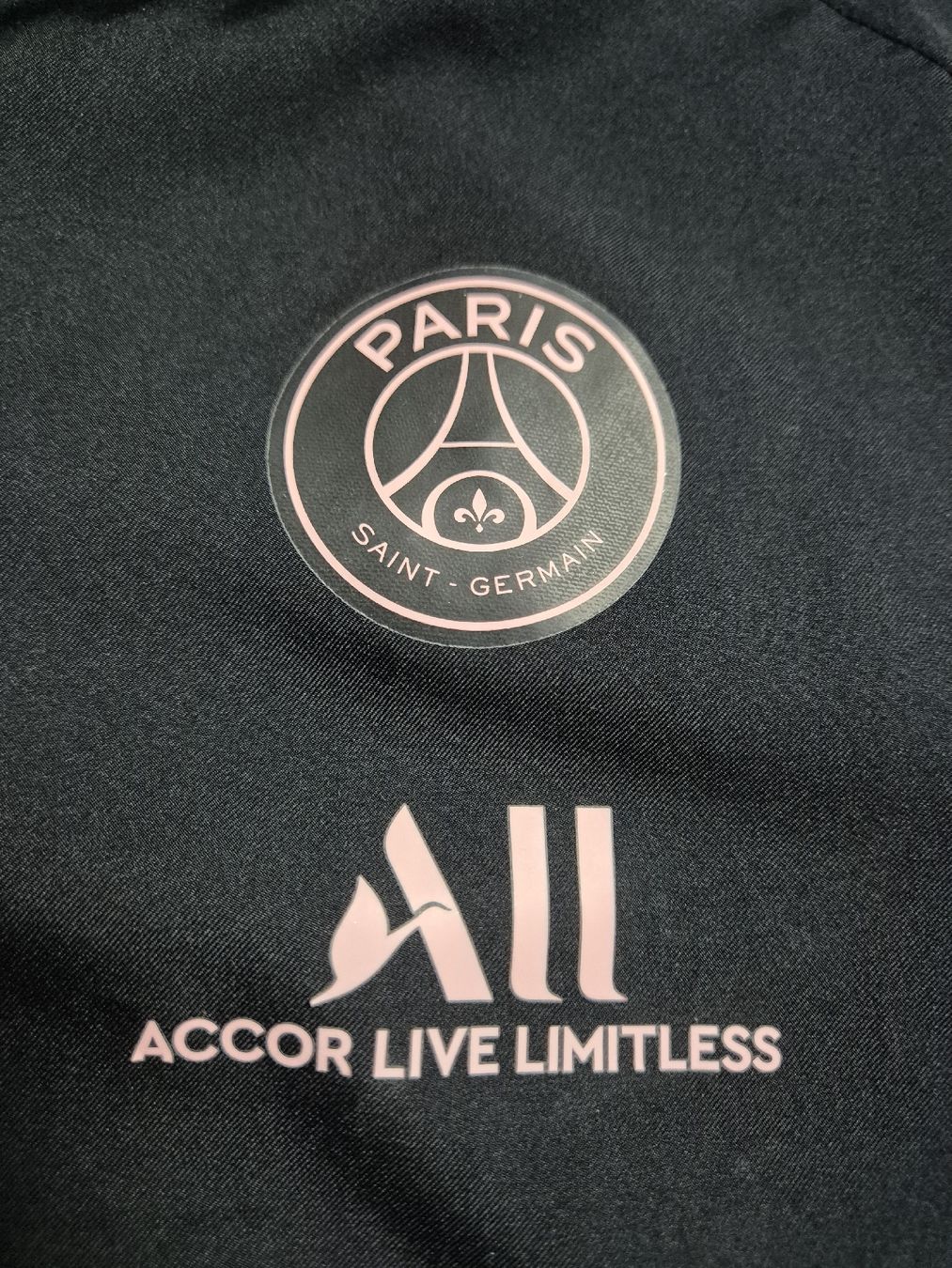 Nike Jacken: Nike 21/22 Paris Saint-Germain Jacke Gr. M – Gebraucht aus St. Gallen von CaliSunshine 2