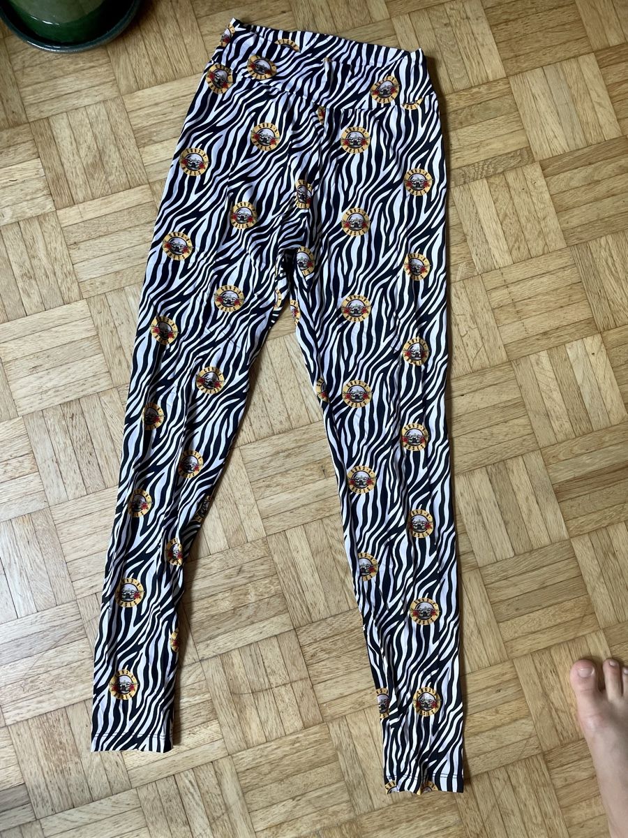Calzedonia Leggings: Guns N' Roses Leggins mit Zebra-Muster Grösse S – Usato da Zürich venduto da Carlajimena 2