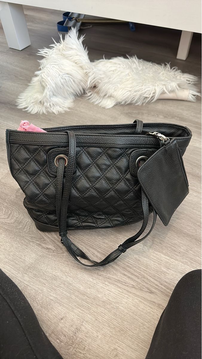 Borse da donna: Schwarze Ledertasche mit Steppmuster, – Usato da Wettingen venduto da melinc87