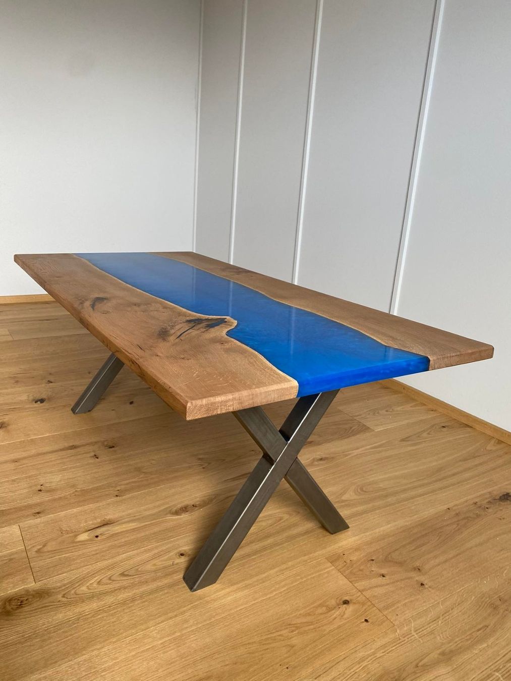 Tavoli: Epoxy Salontisch **River Table Sky Blue Metallic** – Usato da Niederuzwil venduto da gullipulli