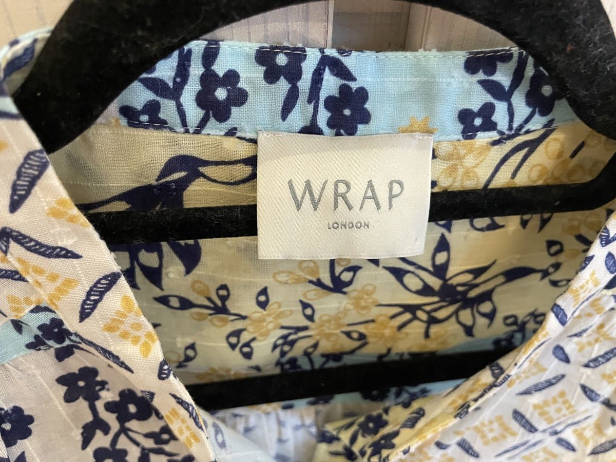 Blusen: WRAP Bluse, Gr. 34-38 helles Sommer Hemd mit Muster🌸 – Gebraucht aus Basel von non_vn79 1