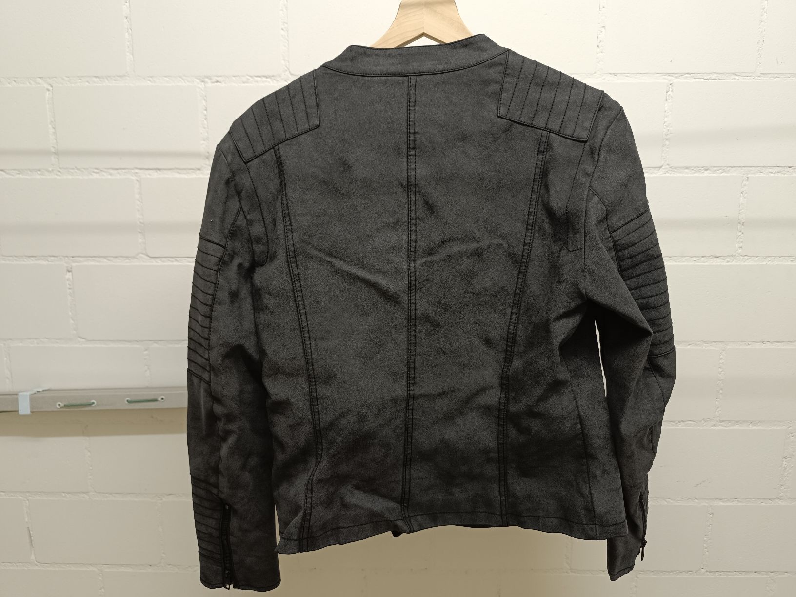 Only Giacche: Only Jacke Gr. 42 – Usato da Ehrendingen venduto da Cheronimo2 3