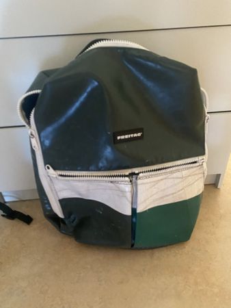 Freitag Rucksack dunkelgrün weiss guter Zustand