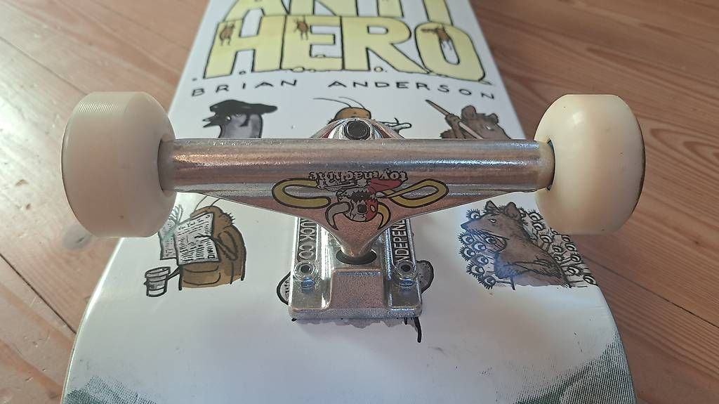 Skateboards: Profi Skateboard Anti Hero / Brian Anderson – Usato da Rikon im Tösstal venduto da MTremp 2