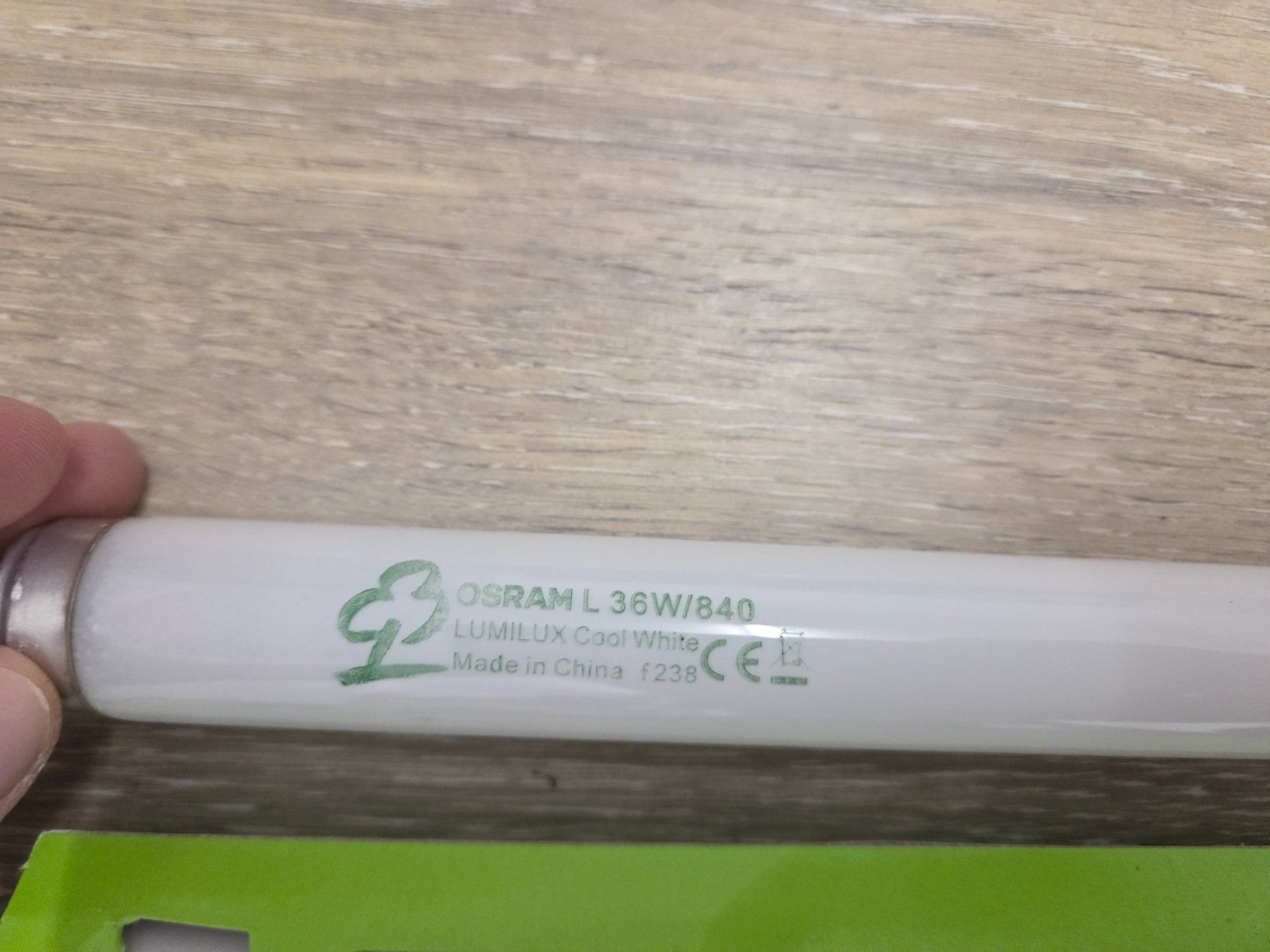 Osram Lampade: Zwei Osram Leuchtröhren / nie gebraucht – Nuovo (secondo la descrizione) da Ennetbürgen venduto da Riwemogmbh 1