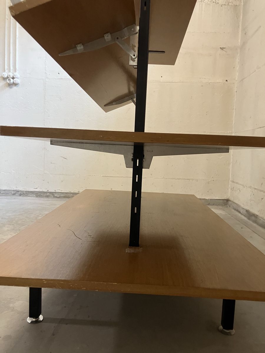 Allestimento di negozi e stand fieristici: Verkaufsinsel – Usato da St.Gallen venduto da Collage.sg 3