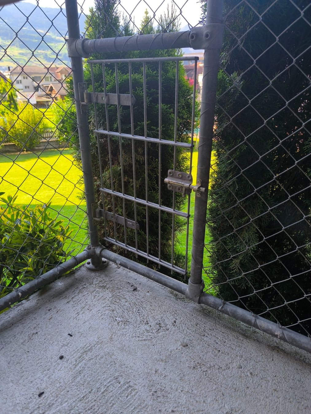 Griglie e Inferriate: Hundezwinger 12m Quadratmeter – Usato da Sachseln venduto da Corinne0108 3