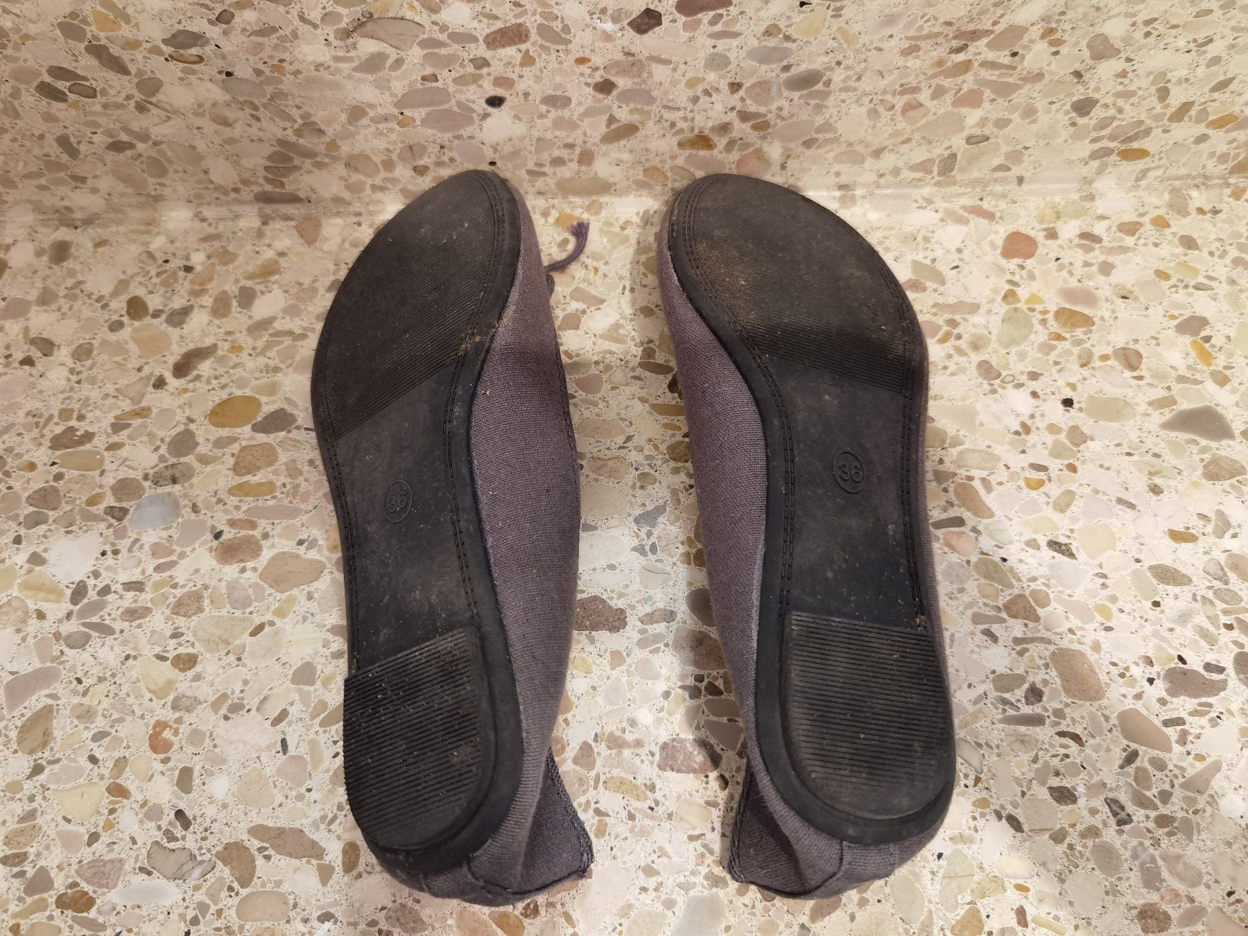 Scarpe da donna: Ballerinas aus Stoff grau Gr. 36 – Nuovo (secondo la descrizione) da Heinrichswil venduto da sabi2809 6