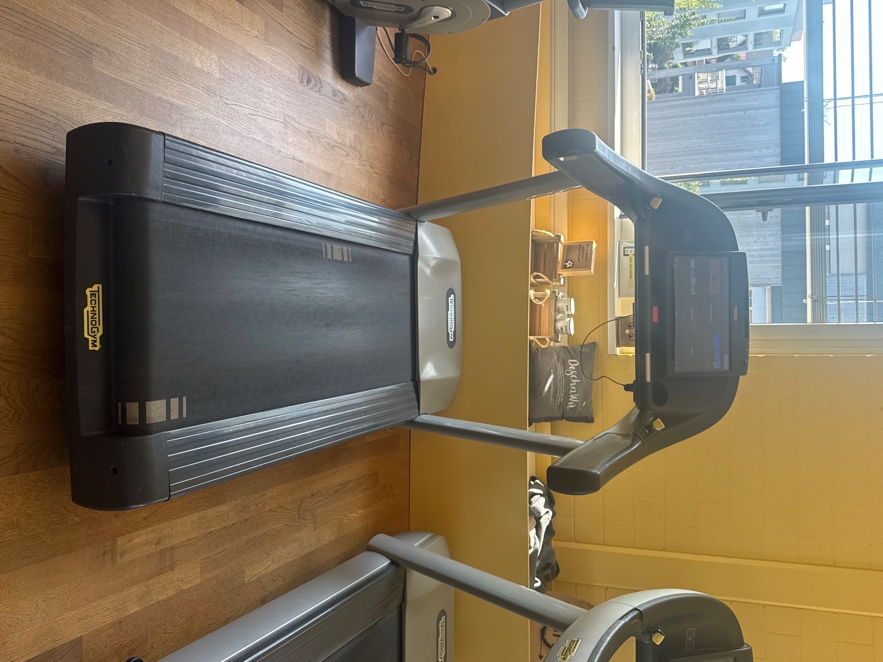 Technogym Vélos d'appartement: Technogym Run Now 700 - Laufband - 800VB – D'occasion à Mettmenstetten par Nils_Gut_GZG 1