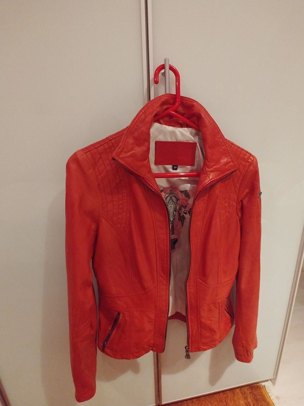 Jacken: Lederjacke Damen Neu Gr. 34 – Neu (gemäss Beschreibung) aus Bäriswil BE von Rezz