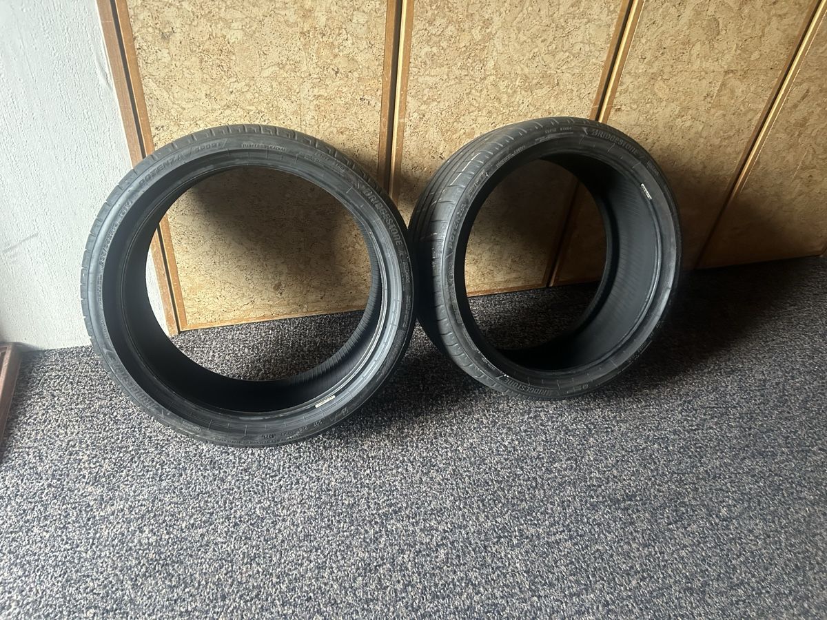 Bridgestone Pneus & Roues: Bridgestone 235 35 19 – D'occasion à ulisbach par efbtr 2
