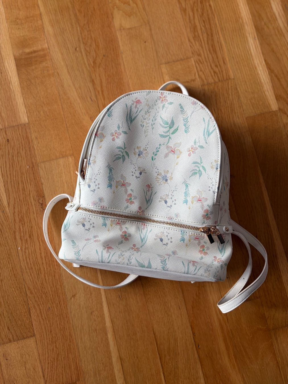 Zaini: Woman flower backpack – Usato da Fehraltorf venduto da sunset_smile