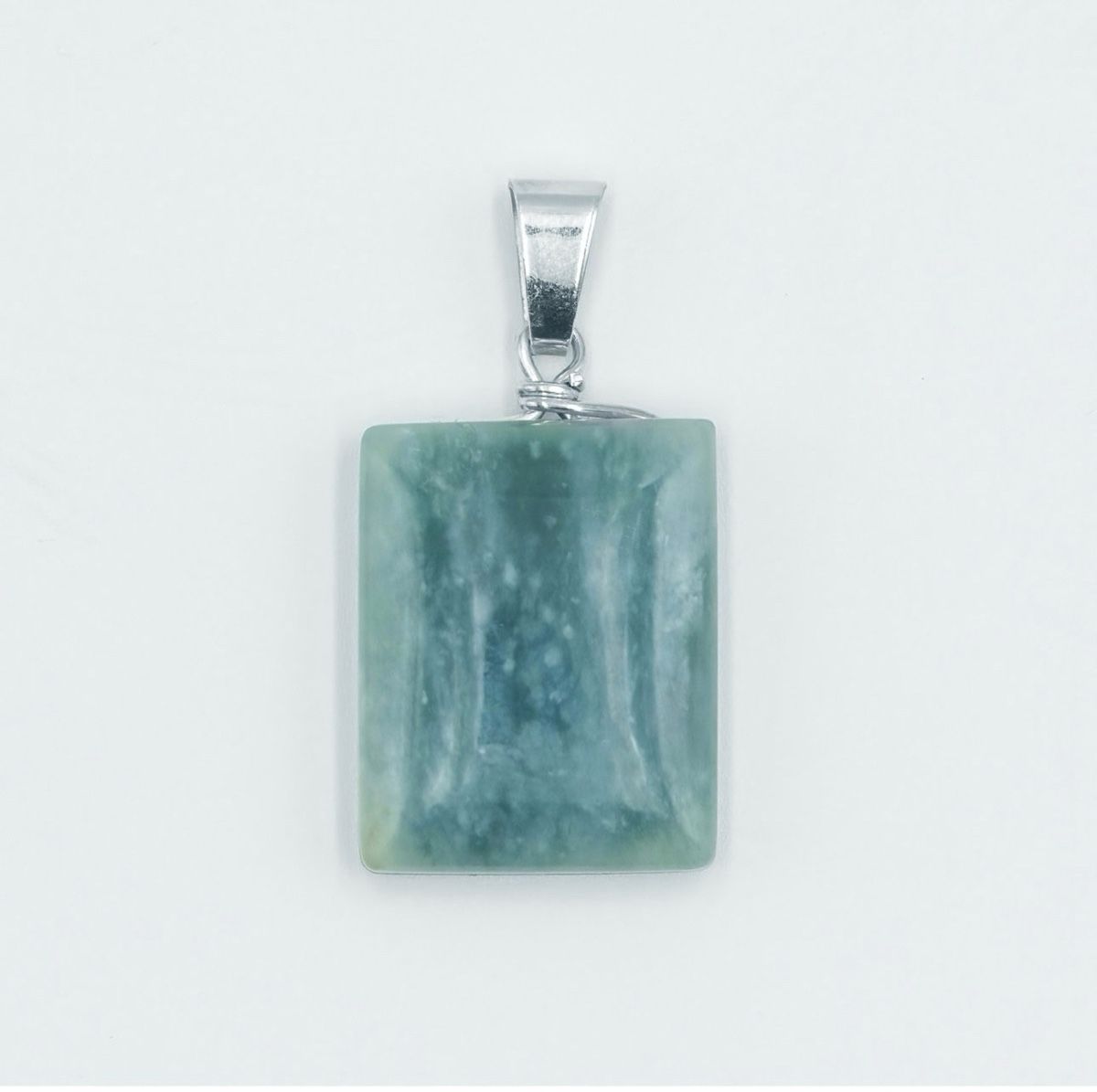 Ciondoli: Rechteckiger Anhänger aus Jade – Nuovo e nell'imballaggio originale da Ruggell venduto da JadeShop