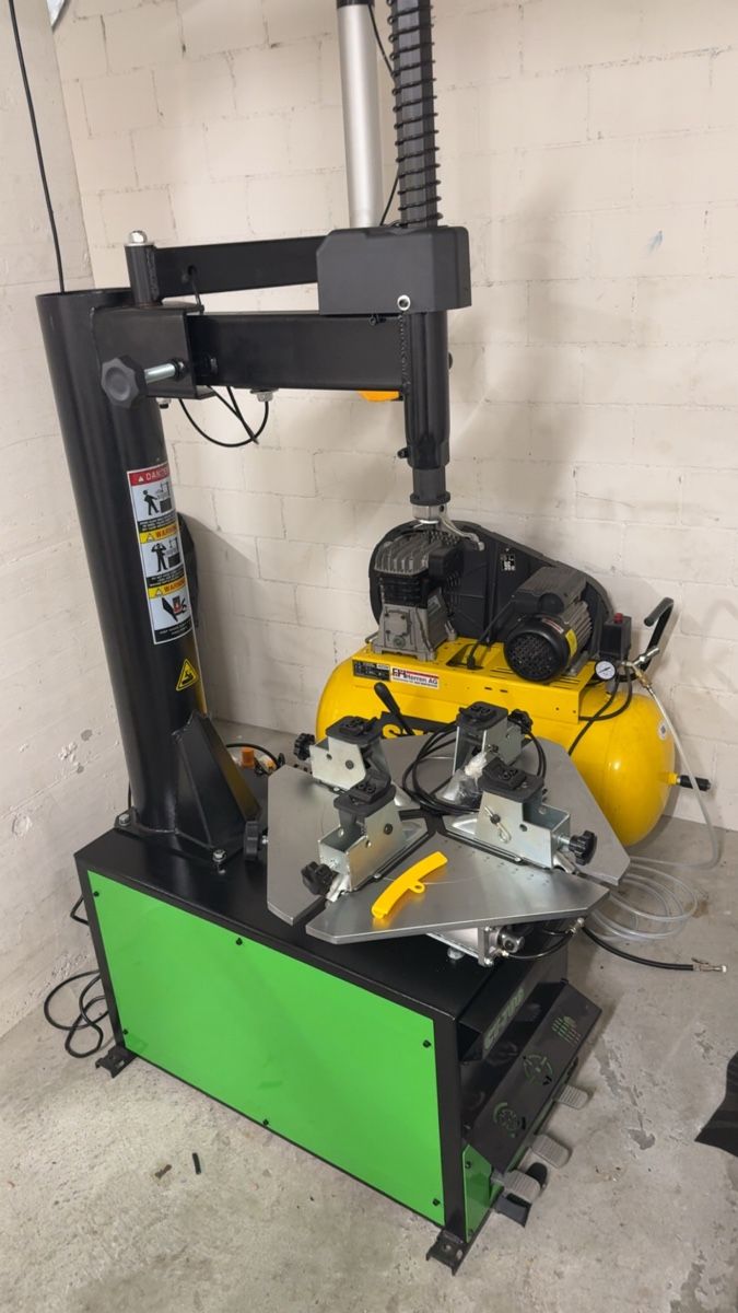 Toutes les machines: Pneu Maschine + Kompressor – D'occasion à Zürich par moh_dk7v 1