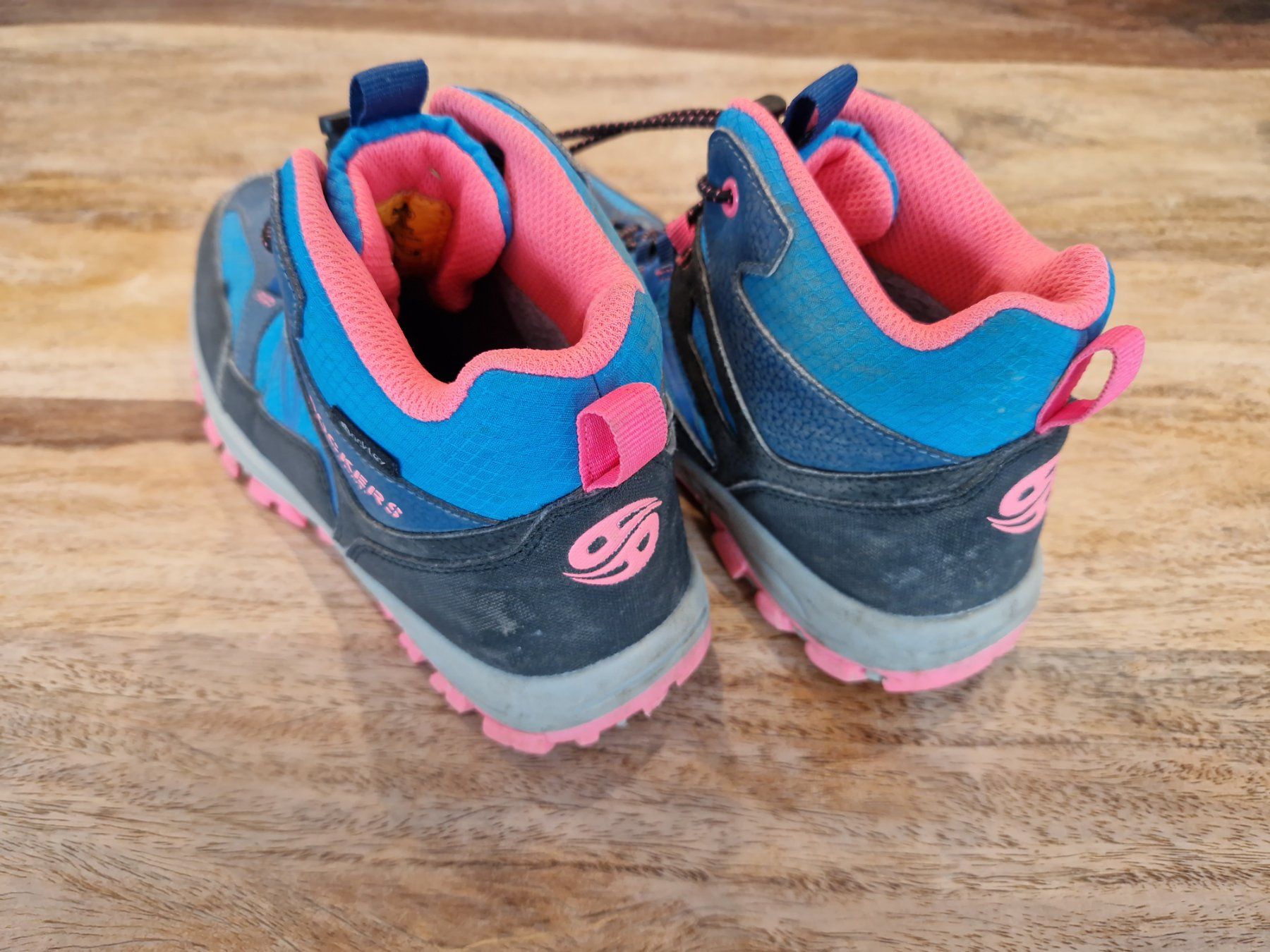 Scarpe per ragazze: Dockers Wanderschuhe, Gr. 36 – Usato da Trachslau venduto da schumannmario 1
