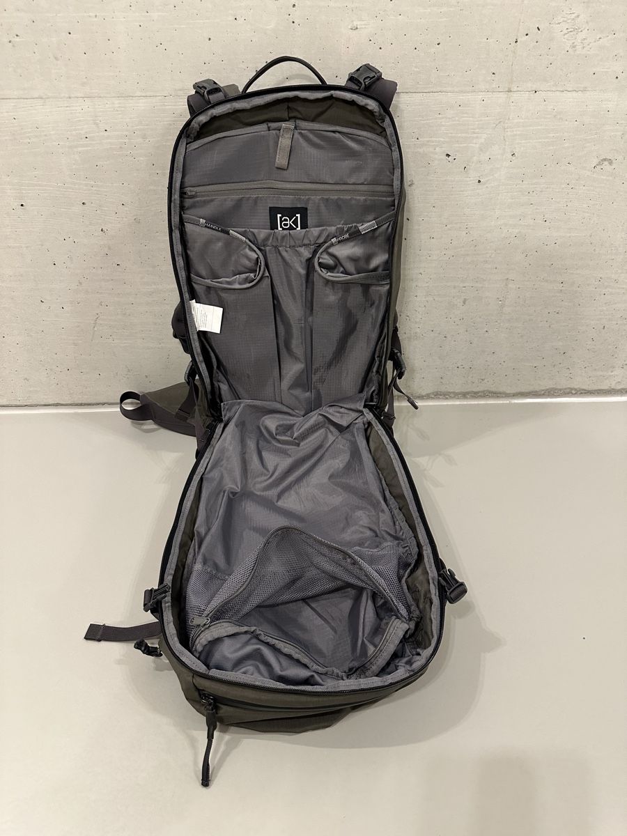 Burton Zaini: Burton [ak] backpack - Excellent condition! – Nuovo (secondo la descrizione) da Thalwil venduto da Ven.Mic 4