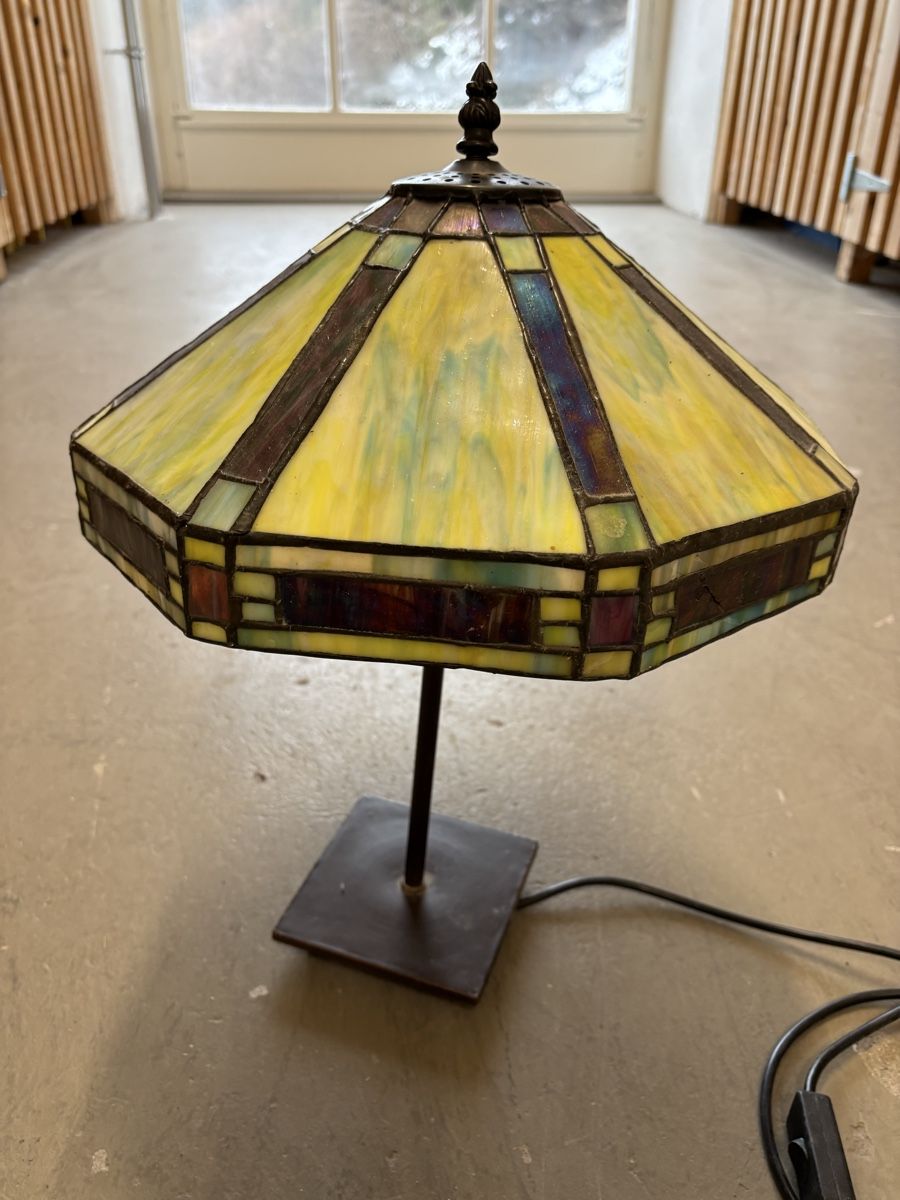 Lampade: Tischlampe im Tiffany-Stil, Gelb/Braun mit defekt – Usato da Flums venduto da Limatools