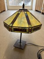 Tischlampe im Tiffany-Stil, Gelb/Braun mit defekt