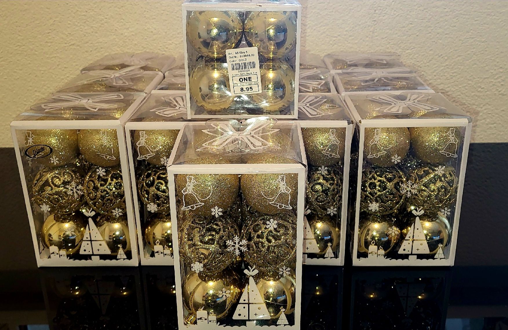 Toutes les décorations: Weihnachtskugeln in Gold / Glitzer 168 Kugeln/hänger – Neuf avec emballage d'origine à Riniken par Melanie910