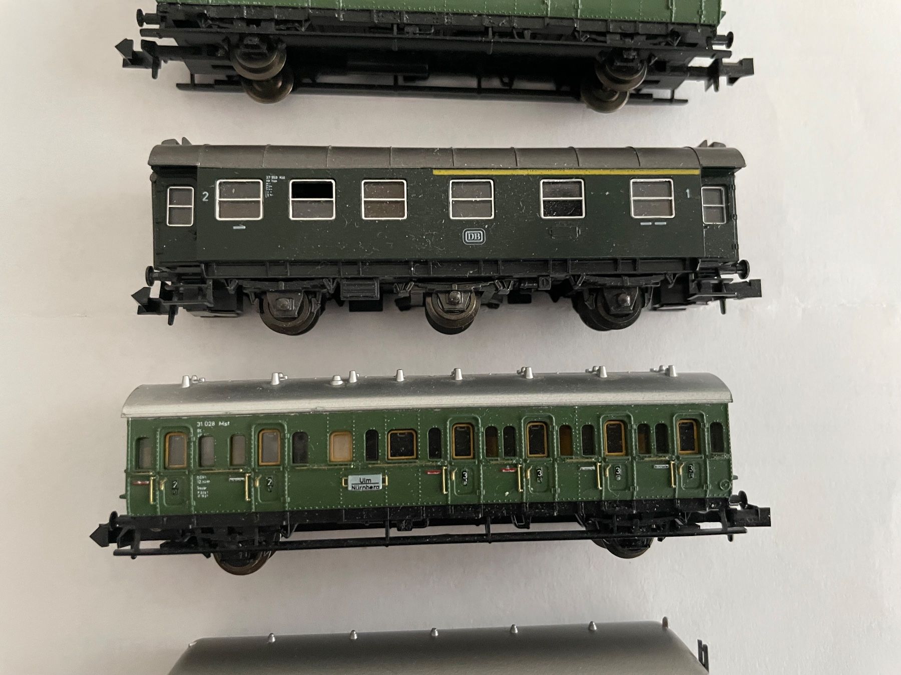 Trix Modelleisenbahnen: Minitrix Spur N Lok mit 5 Wagen – Gebraucht aus Rorschach von Karotten 7