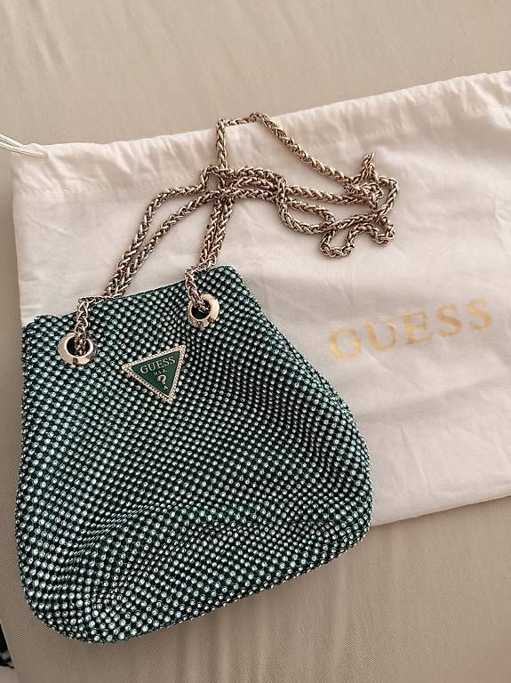 Taschen für Damen: Guess Lua Pouch – Gebraucht aus Kloten von ann_b29x 1