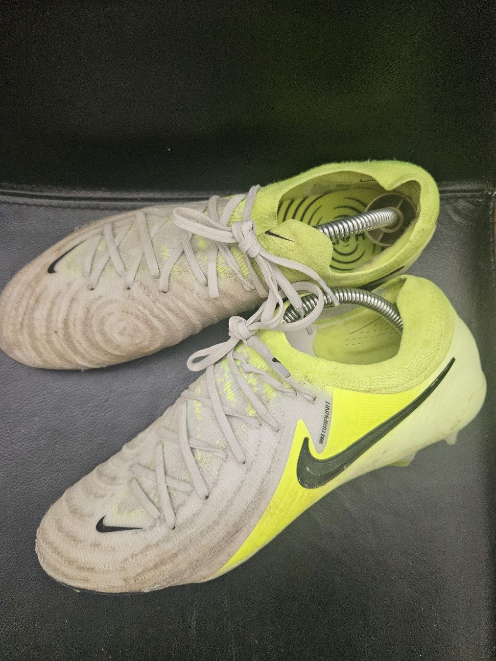 Nike Scarpe da uomo: Nike Phantom FG Nocken Gr 42.5 – Usato da Emmenbrücke venduto da TopGato