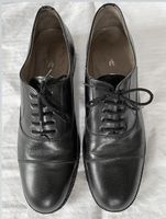 Chaussure cuir noir lacets de Castañer