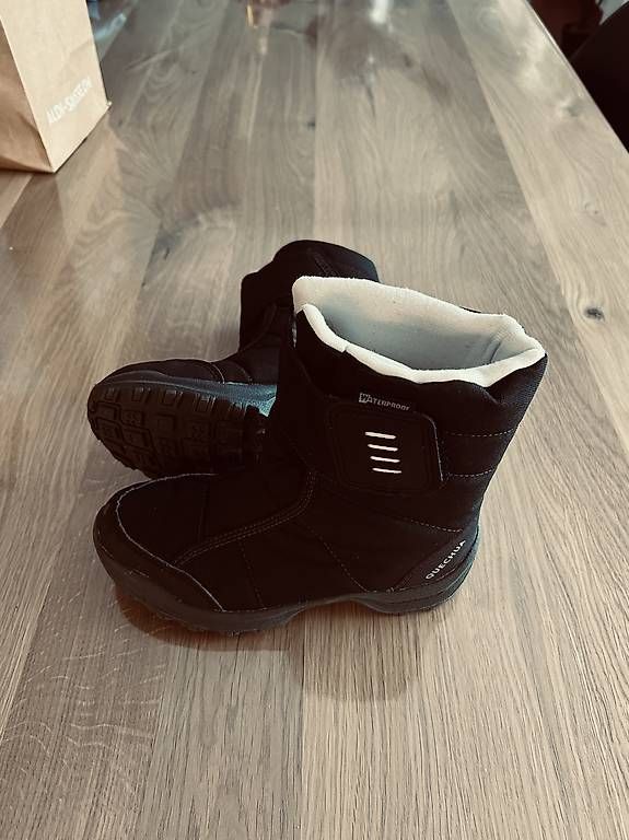 Herrenschuhe: Moon boot – Gebraucht aus Vezia von luc_6jct