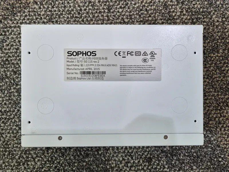 Sophos Firewall: Sophos Firewall SG115 rev.2 – Usato da Zürich venduto da lau_5qcm