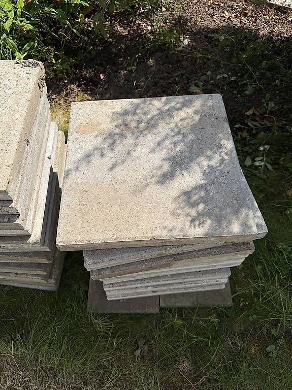 Rivestimenti per pavimenti: Diverse Gartenplatte – Usato da Mettlen venduto da walbo 2
