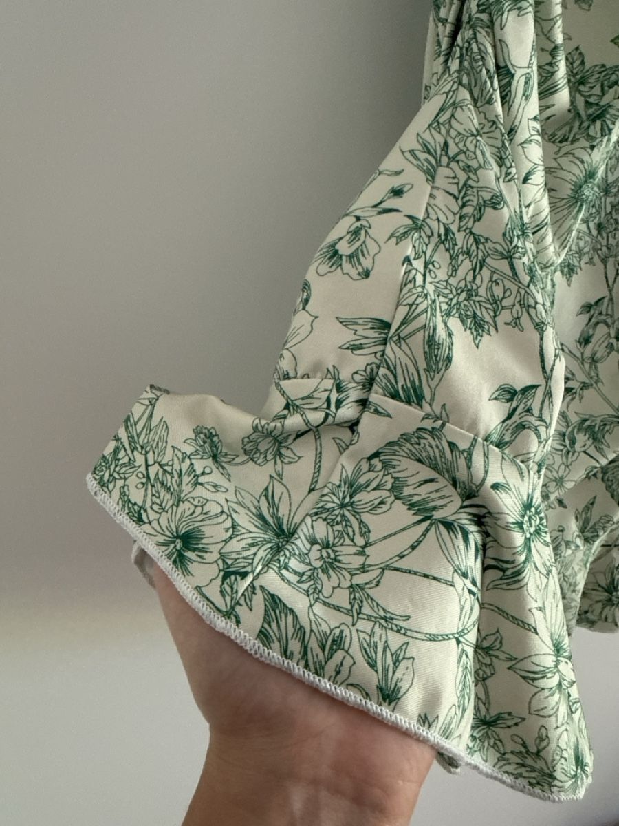 Robes: Kleid – Neuf (Voir description) à Kriens par g_b_mk7j 1