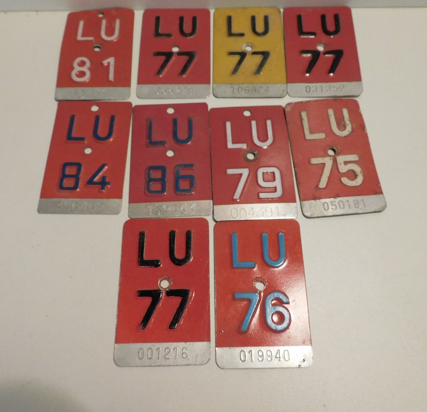 Insegne: Velonummern Konvolut 10 Velonummern Blechschild – Usato da Sursee venduto da 76 4