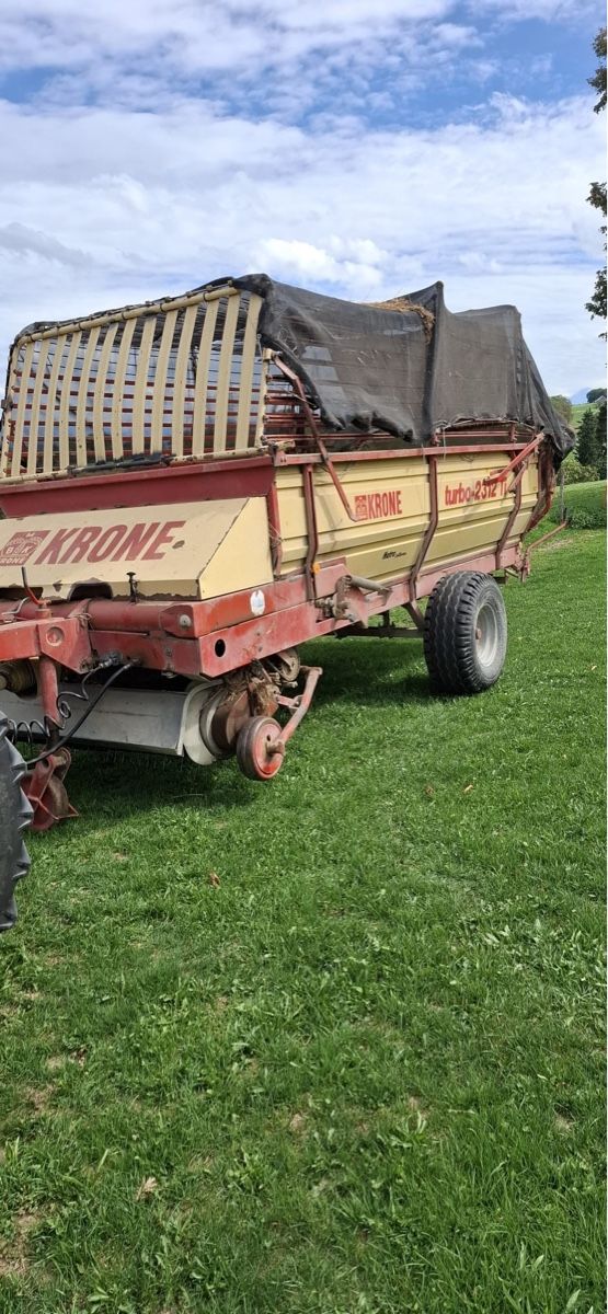 Krone Rimorchi: Ladewagen Krone – Usato da Niedermuhlern venduto da Claasaxos