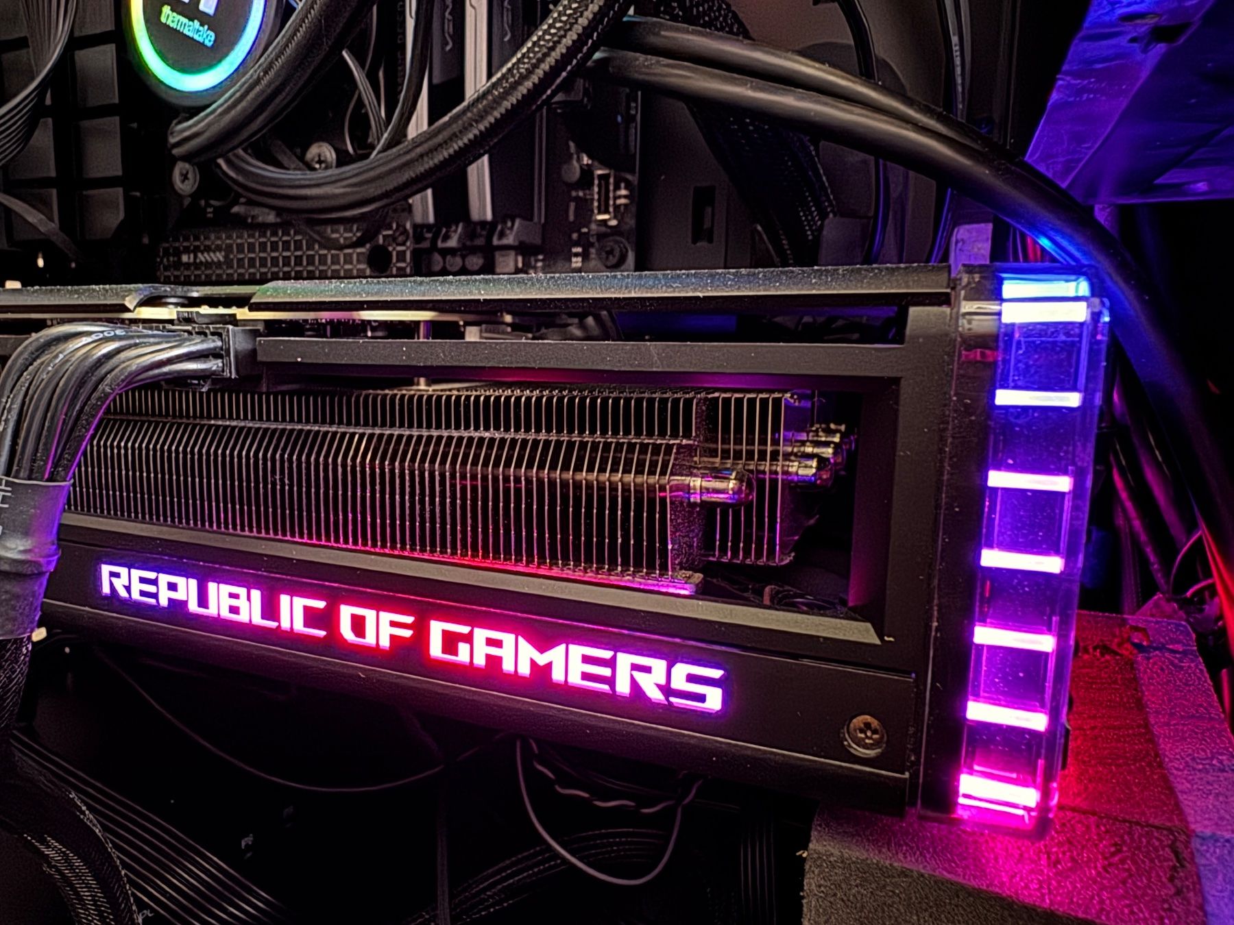 Nvidia Cartes graphiques: ASUS ROG Strix RTX 4070 ti – D'occasion à Grimisuat par catmonkey