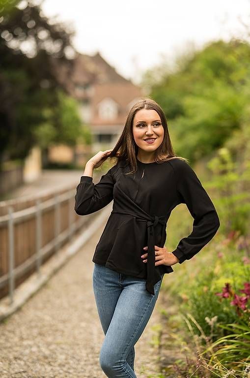 Top: Schöner schwarzer Top s – Usato da Mägenwil venduto da VintageGirly